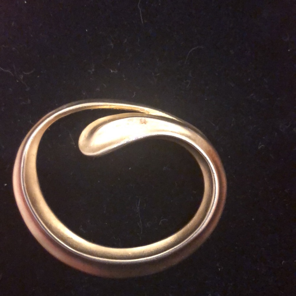 Vintage  PEP Gold Tone Brooch